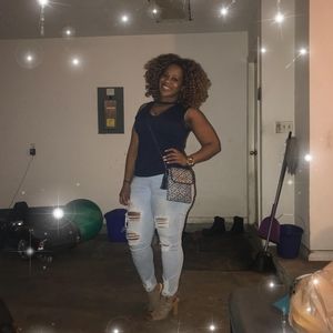 Meet your Posher, Bee